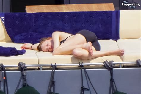 Phoebe Dynevor Phoebedynevor Nude Leaks Photo TheFappening