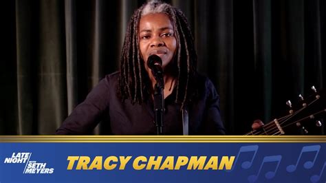 Tracy Chapman performs ‘Talkin’ ‘Bout a Revolution’ in a rare TV ...