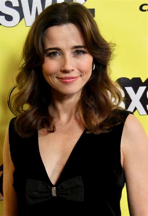 Linda Cardellini Hot Bikini Photos