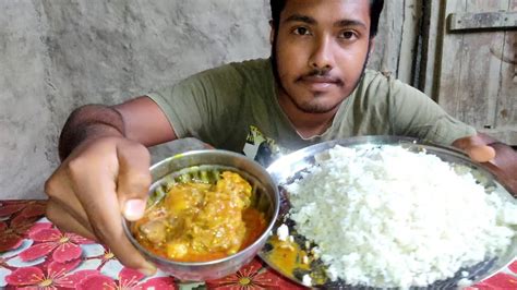 Eating Rice With Spicy Chicken Curry Spicy Chicken Gravy Very