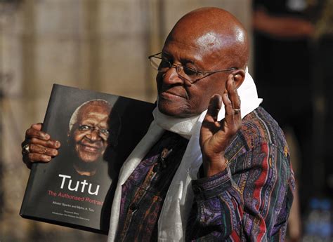 South Africas Anti Apartheid Icon Desmond Tutu Dies At 90 Daily Sabah