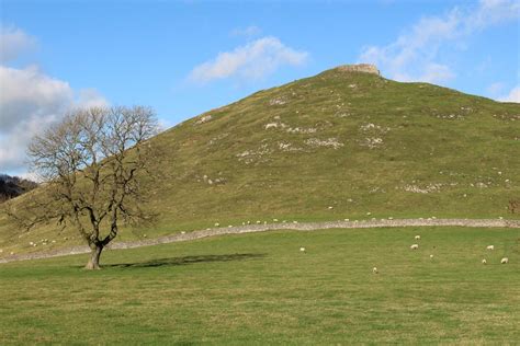 Thorpe Cloud, Dovedale - Beautiful England Photos