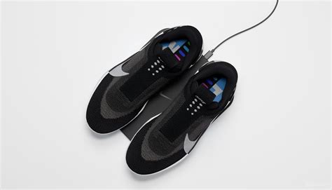 Nike выпустила новые «умные» кроссовки с автошнуровкой за $350 (7 фото ...