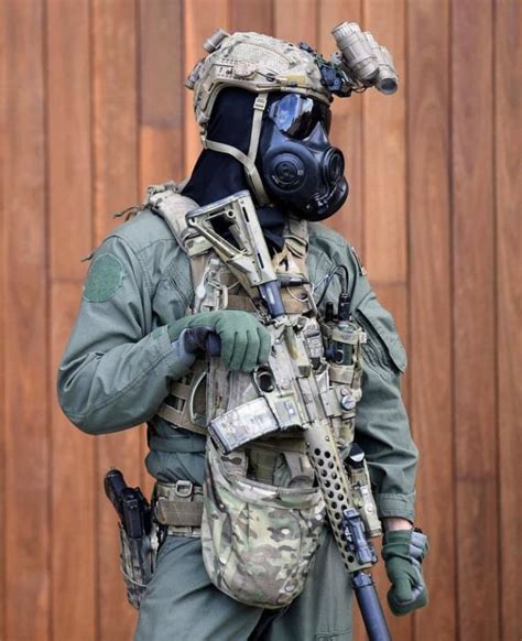 Assaulter from 2nd Commando Regiment while on counterterrorism duty on ...