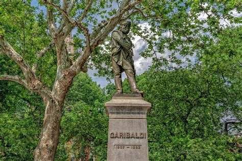 garibaldi statue in washington square new york 20251418 Stock Photo at