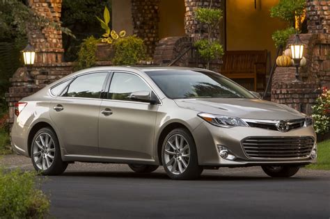 Used 2013 Toyota Avalon For Sale Pricing And Features Edmunds