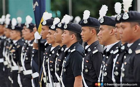 Ahli Parlimen Dap Cadang Reka Semula Seragam Polis Fmt