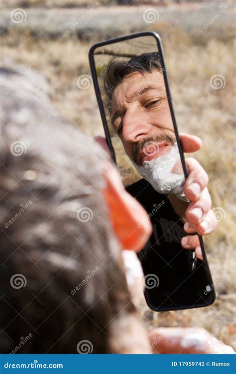 Rapagem Do Homem Do Retrato Ao Ar Livre Foto De Stock Imagem De