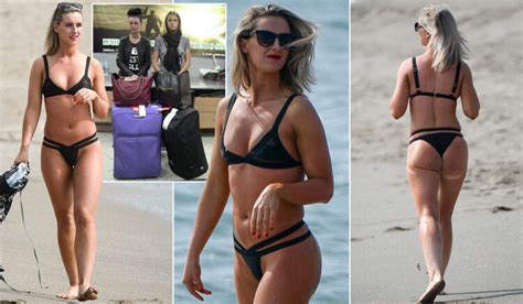 9 Hot Sexy Niamh Walsh Bikini Pics