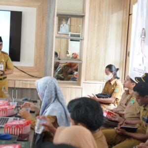 PT. Hutan Rindang Banua, Sosialisasikan Trayek Tata Batas | Portal ...