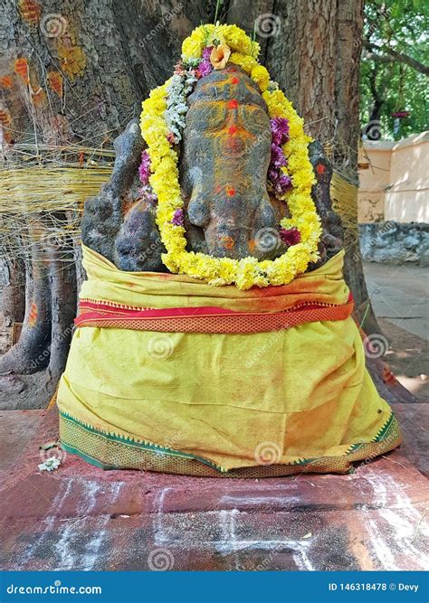 Ancient Ganesha Statue In India Stock Photo Image Of Chaturthi