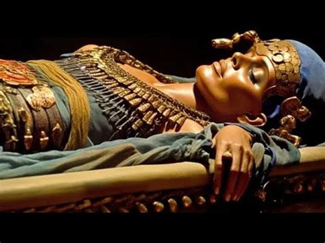 Archaeologists Have Found the LOST TOMB of Queen Cleopatra - Go IT