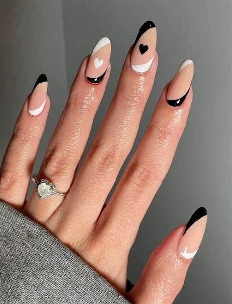 Tuyển chọn 200 mẫu nails white and black được yêu thích nhất