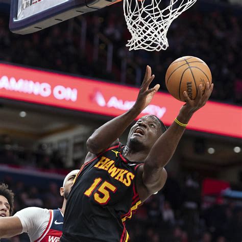 Capela Et Les Hawks Renouent Avec La Victoire