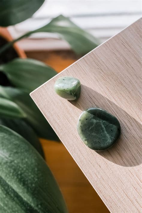 How Bloodstone Can Bring Positive Energy And Courage To Your Home Artofit