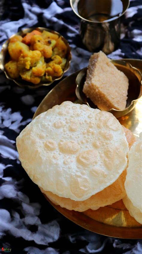 Luchi Bengali Style Puri Puffed Bread Spicy World Simple And Easy