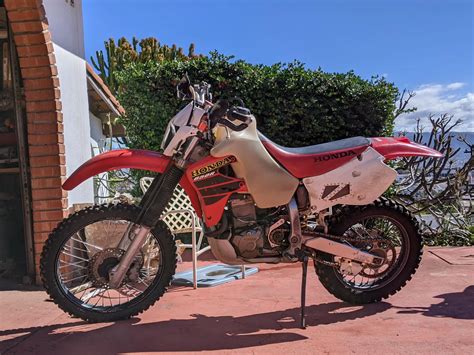 The Xr650r Hondas Baja Beast Reviewed In Dirt Bikes February 2000