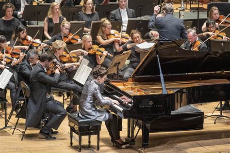 Yulianna Avdeeva Performs Chopins Piano Concerto No 1 Sydney Symphony