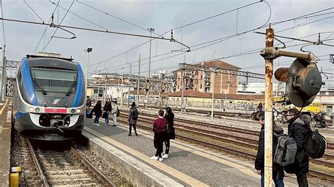 L Ultimo Treno Per Biella Viaggio Sul Regionale Dimenticato Senza