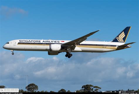 V Sci Singapore Airlines Boeing Dreamliner Photo By Andrew