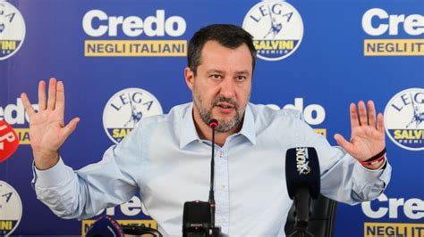 Non Ti Credo Tanti Dirigenti Locali Chiedono Le Dimissioni Di Salvini