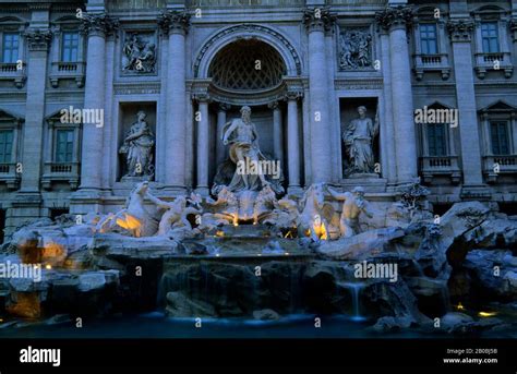 ITALY, ROME, TREVI FOUNTAIN AT NIGHT Stock Photo - Alamy