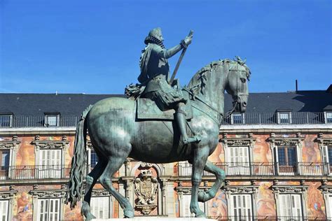 Estatua De Felipe Iii En La Plaza Mayor De Madrid Mirador Madrid