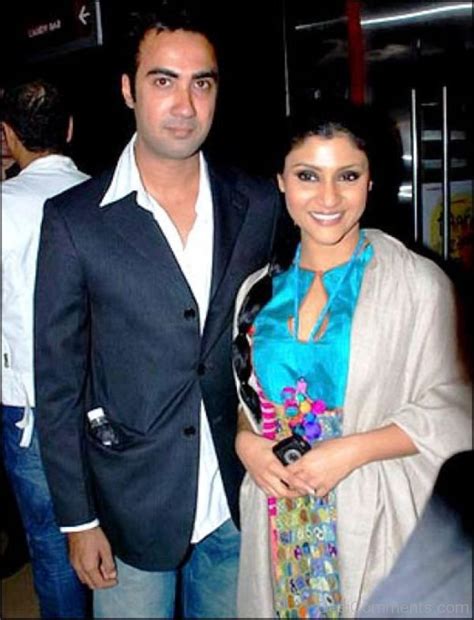 Ranvir Shorey With Konkona Sen Sharma - Desi Comments