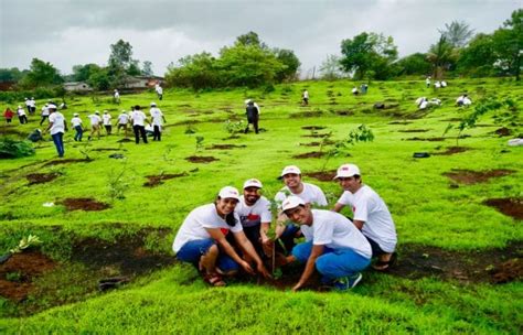 Meet The Tree Warriors On A Plantation Drive To Increase Indias Green