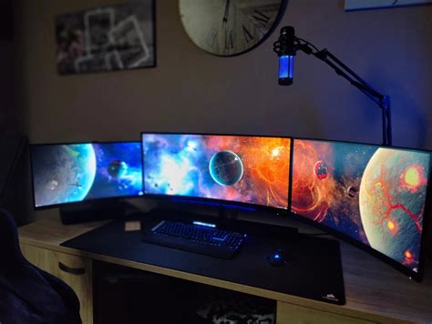 Triple monitor setup : r/setups