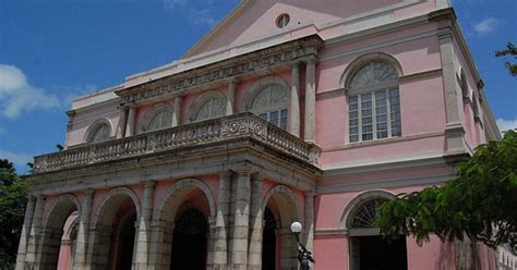 G1 Teatro de Santa Isabel celebra 164 anos shows e peças no