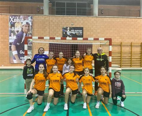 Las Infantiles Del Club Handbol X Bia Luchan Por El Campeonato Provincial