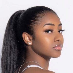 Deja Kelly - Age, Family, Bio | Famous Birthdays