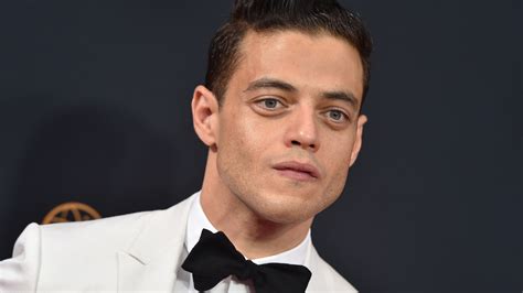 Mr Robot Star Rami Malek Cast In Freddie Mercury Biopic