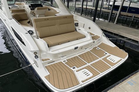 2024 Sea Ray SLX 350 Runabout Boot Kaufen YachtWorld