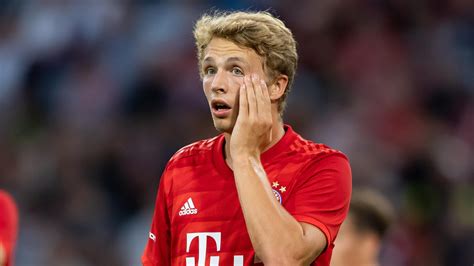 Jan Fiete Arp Verletzt Sich Bei Trainings Comeback Bei Fc Bayern Erneut