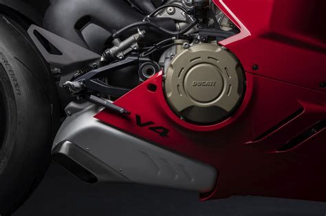 Motorrad Vergleich Honda Cb R Vs Ducati Panigale V