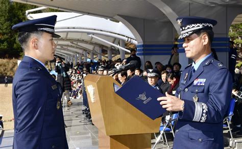 국방뉴스 사진 206명의 공군 정예장교가 탄생 공군학사사관후보생 임관식