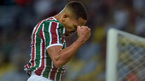 Fluminense Lateral Gilberto sofre tentativa de assalto no Rio após