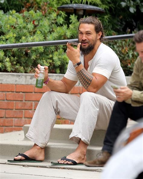 2 Jason Momoa Tumblr Flip Flop Outfit Jason Moma Jason Momoa