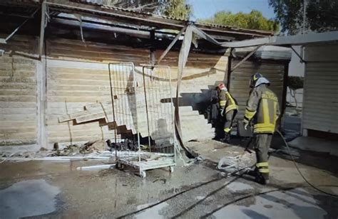 Capannone In Fiamme A Mazara Del Vallo Vigili Del Fuoco Nell Area