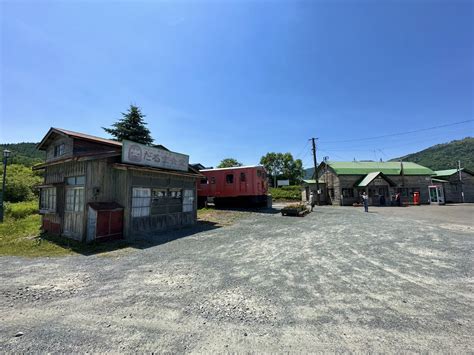 映画「鉄道員」に登場した鉄道車両と幌舞駅の駅前広場 フリー写真テイクアウト