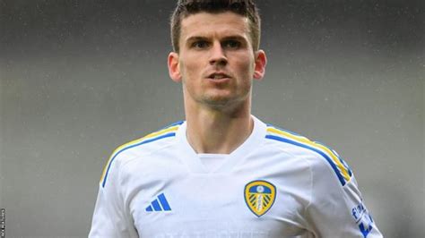 Sam Byram Leeds United Re Sign Defender On One Year Deal BBC Sport