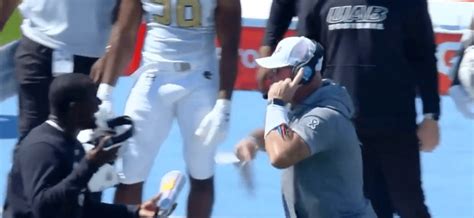 Trent Dilfer Loses His Mind on UAB Sideline vs Tulane - FanBuzz