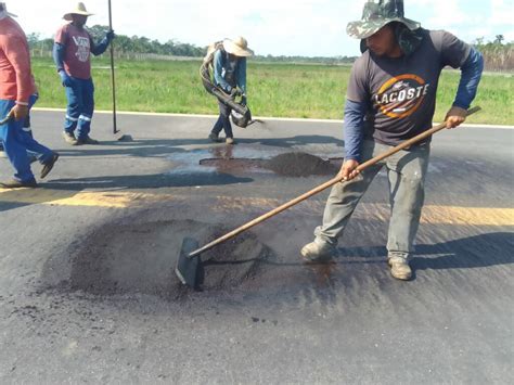 Deracre Executa Manuten O Na Pista De Pouso No Aer Dromo De Feij