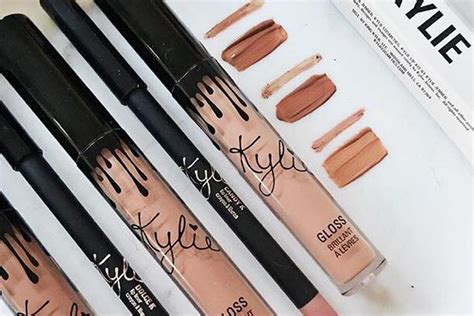 Kylie Jenner Replaces Lip Gloss Wands After Superstar Beauty Vlogger ...