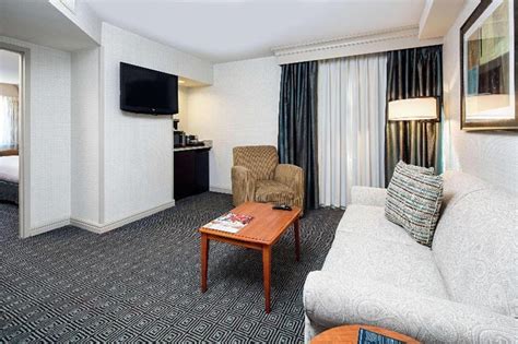 Hilton New York JFK Airport Hotel, New York (NY) | 2021 Updated Prices ...