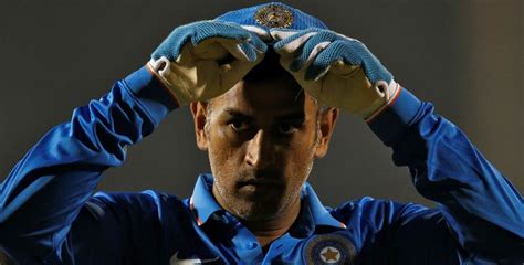 Captain Cool Angry MS Dhoni Intimidates Dumbfounded Cameraman In 1st T20I