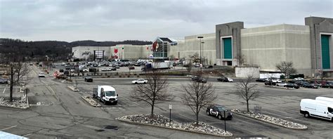 New York's only indoor Ferris wheel reopening at Palisades Center