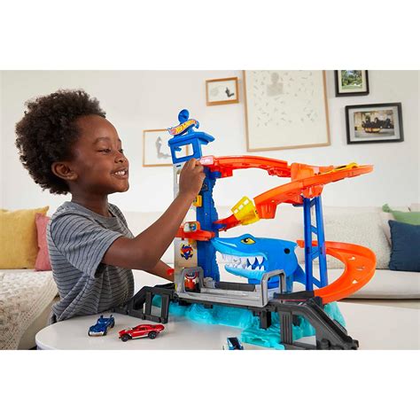 Hot Wheels Побег от акулы HDP купить в интернет магазине Hot wheels su